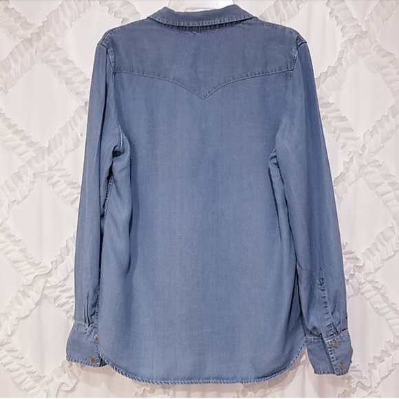 Velvet Heart Button Down Chambray Top - Picture 4 of 6